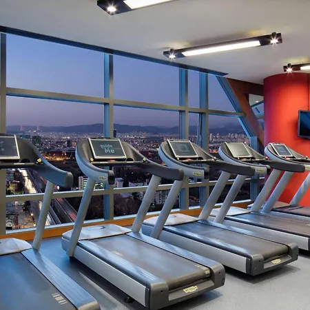 Отель Hilton Convention Center & 5*