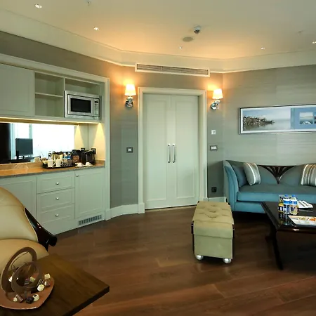 Hilton Convention Center & Hotel 5*