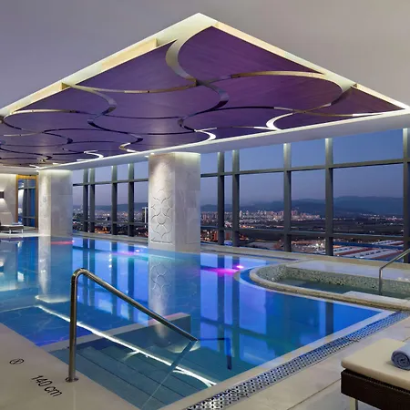 Hilton Convention Center & Отель 5*