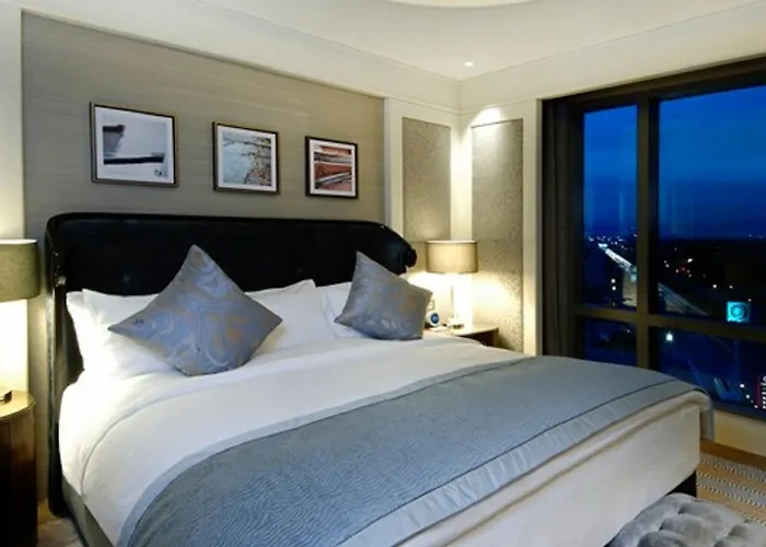 Отель Hilton Convention Center &