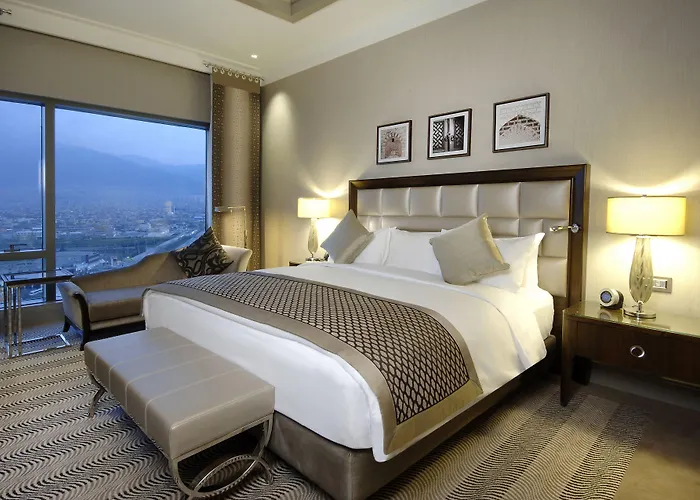 Отель Hilton Convention Center & 5*