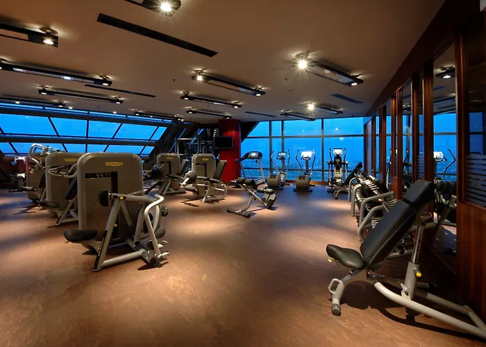 Отель Hilton Convention Center &