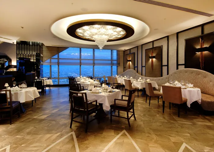 Hilton Convention Center & Отель 5*