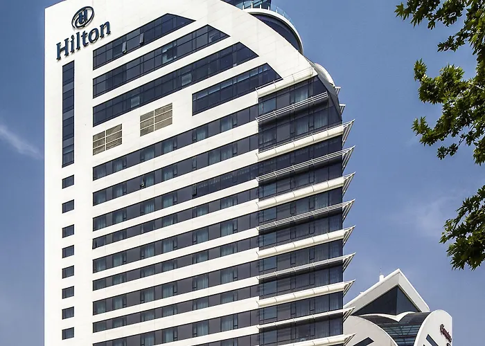 Hilton Convention Center & Отель